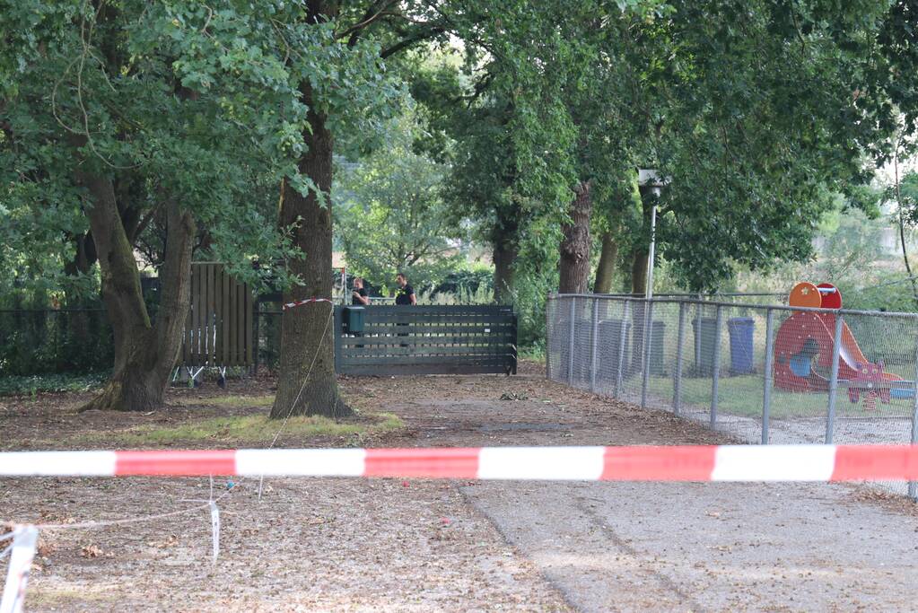 Verdachten gezocht na mogelijk brandstichting