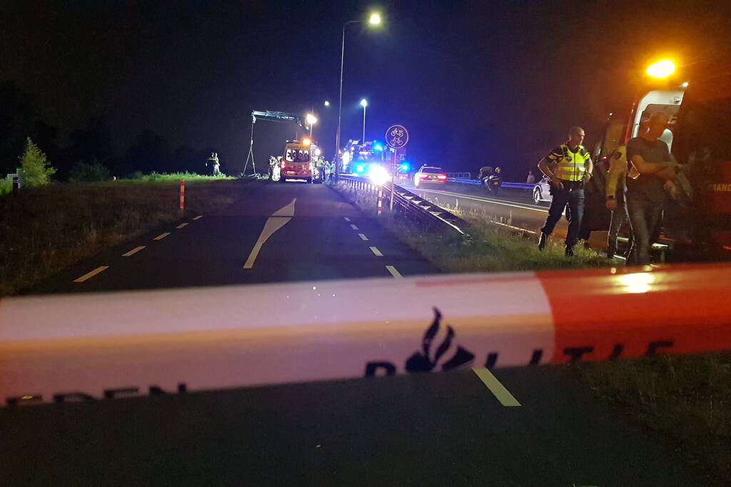 Bestuurder overleden nadat auto te water is geraakt