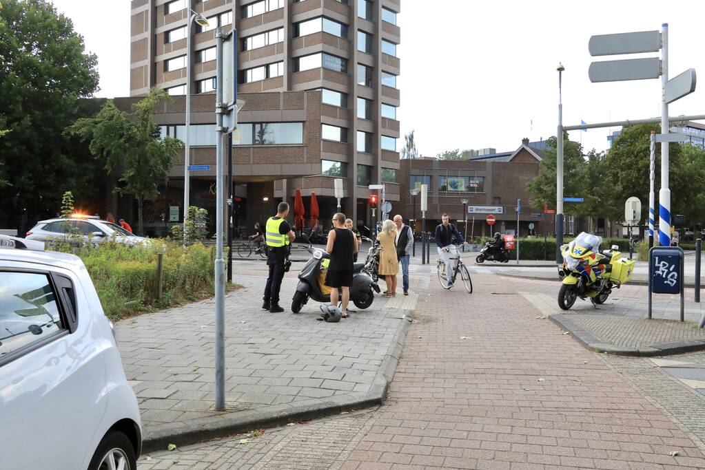E-bikester gewond na botsing met brommerrijder
