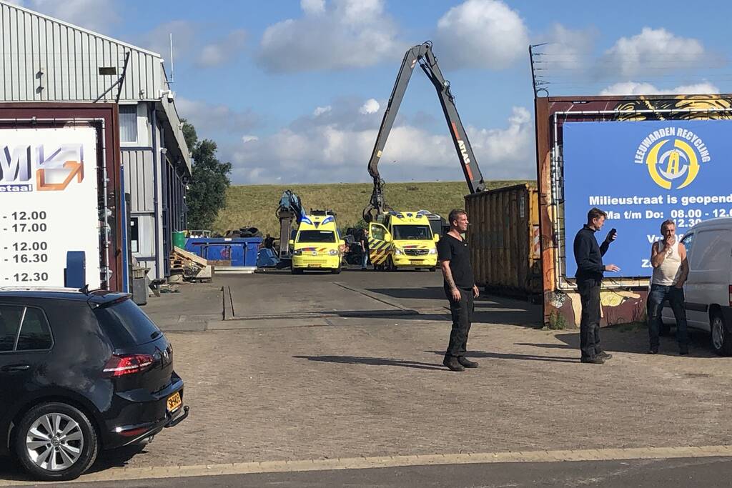 Traumahelikopter ingezet voor incident bij metaalrecycling bedrijf