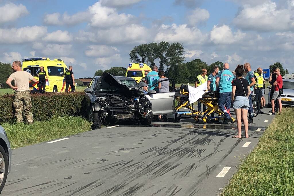 Motorrijder overleden bij frontale aanrijding met auto