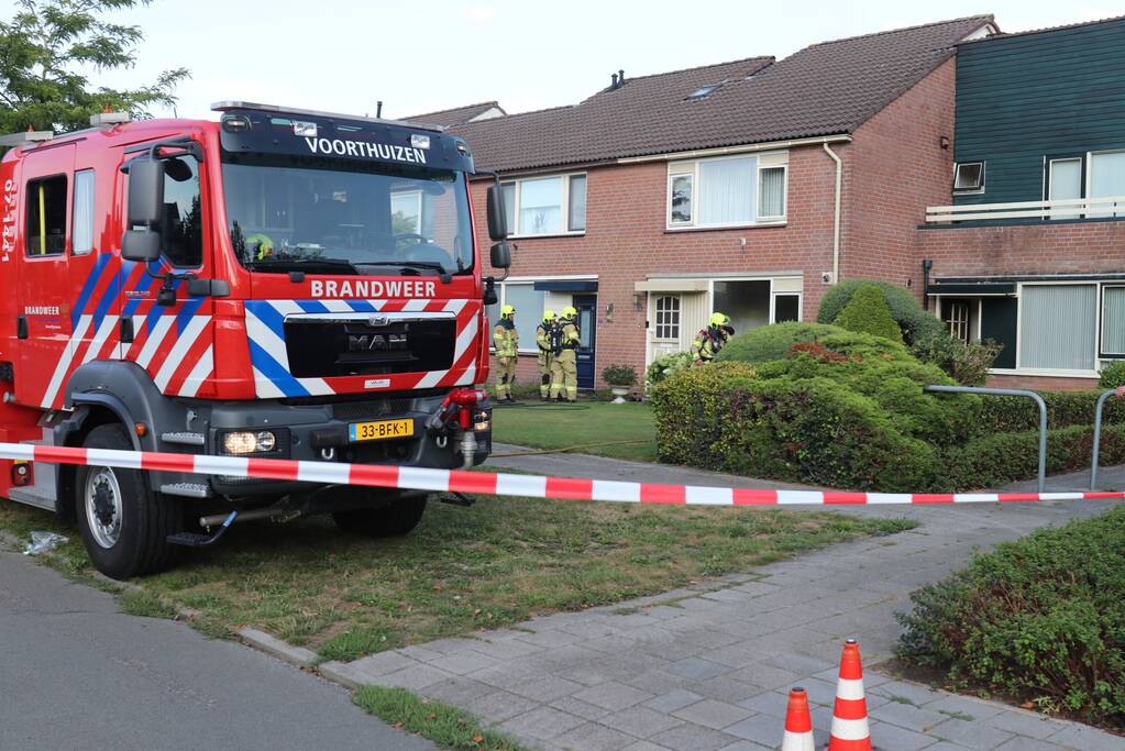 Veel rook bij woningbrand