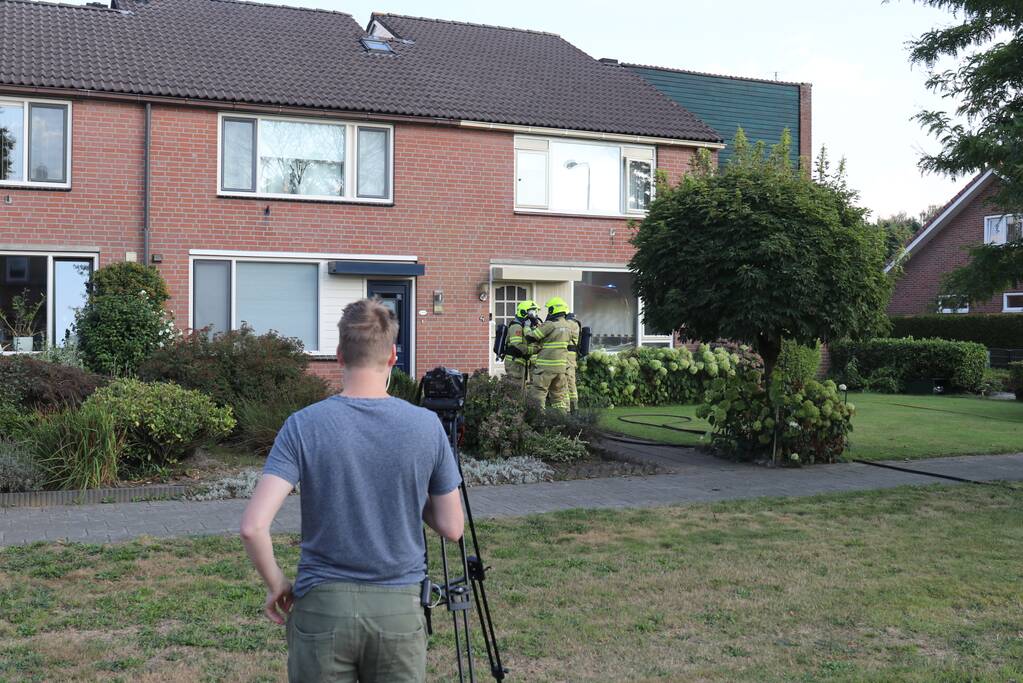 Veel rook bij woningbrand