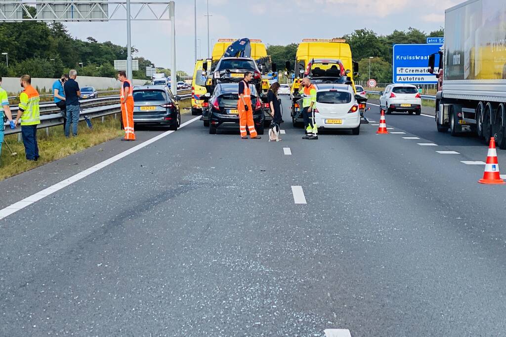 Vijf auto's betrokken bij verkeersongeval op snelweg