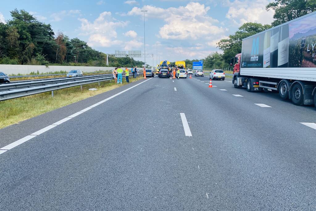 Vijf auto's betrokken bij verkeersongeval op snelweg