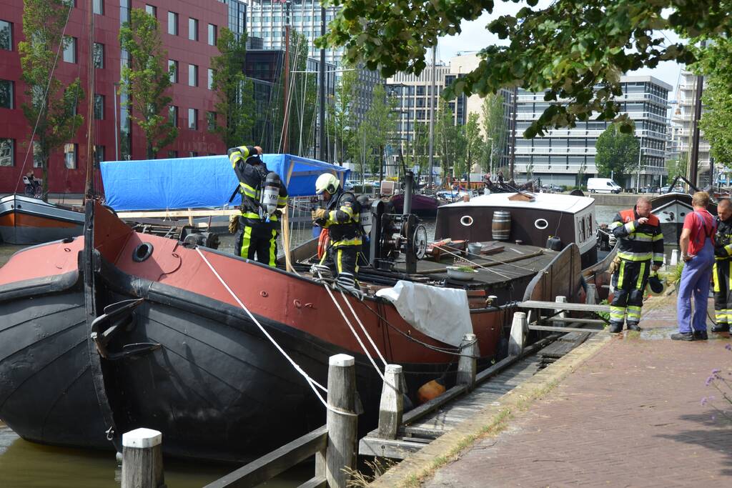 Één gewonde bij brand op schip