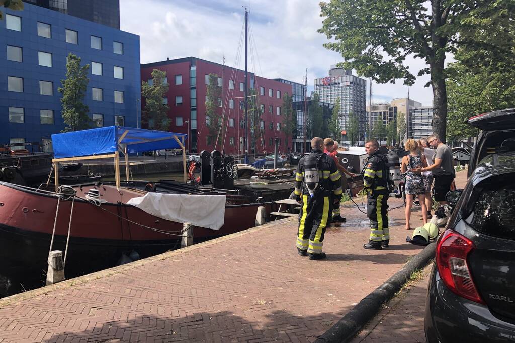 Één gewonde bij brand op schip