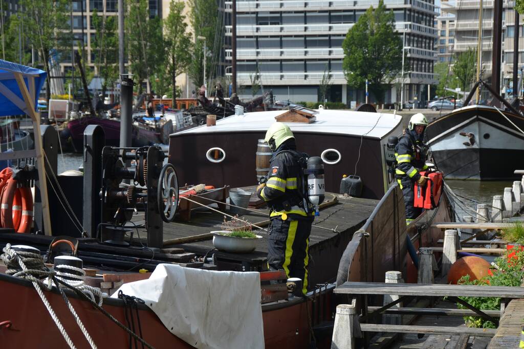 Één gewonde bij brand op schip