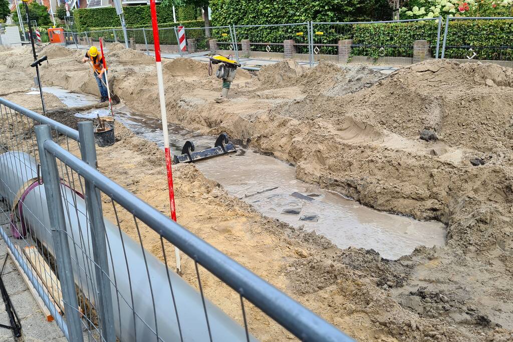 Waterleiding stuk getrokken bij graafwerkzaamheden