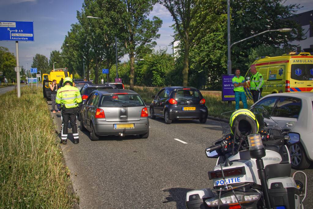 Vier voertuigen betrokken bij kop-staartbotsing