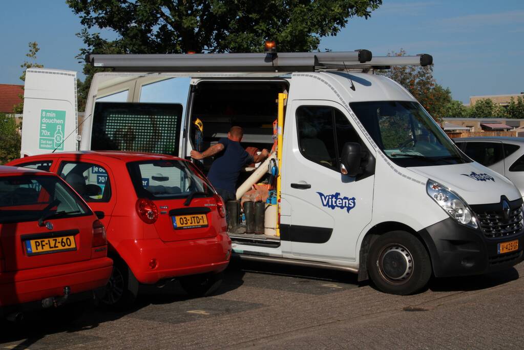 Waterlekkage ontstaan onder trottoir