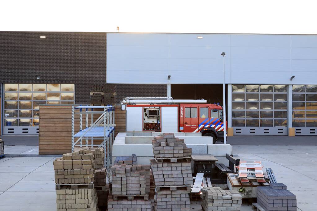 Brand in loods gemeentewerf