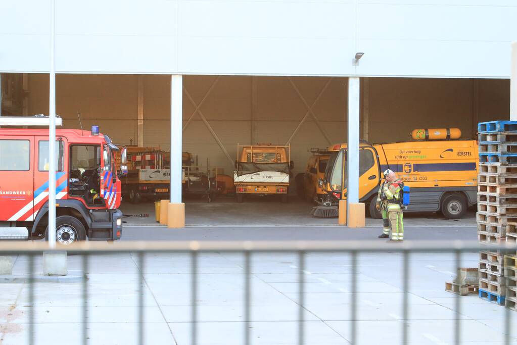 Brand in loods gemeentewerf