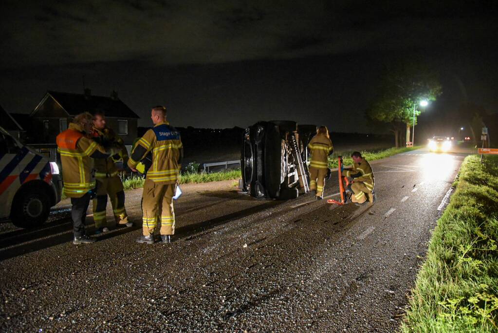 Ravage na botsing op geparkeerde personenauto's