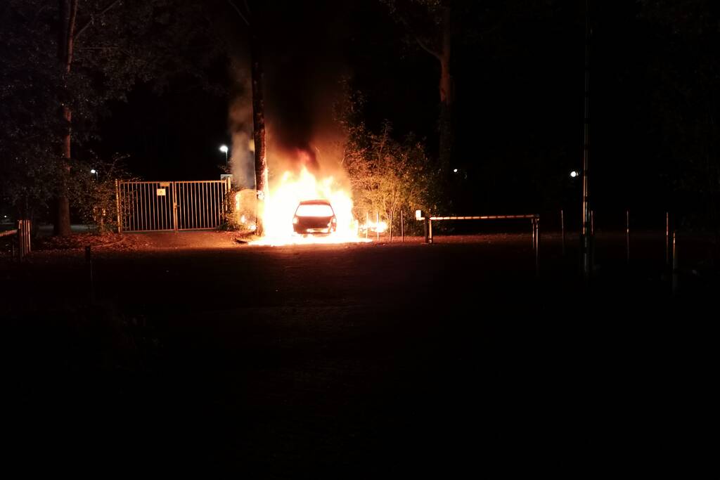 Gestolen auto volledig uitgebrand