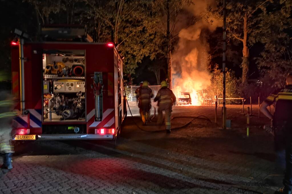 Gestolen auto volledig uitgebrand