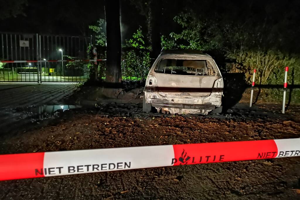 Gestolen auto volledig uitgebrand