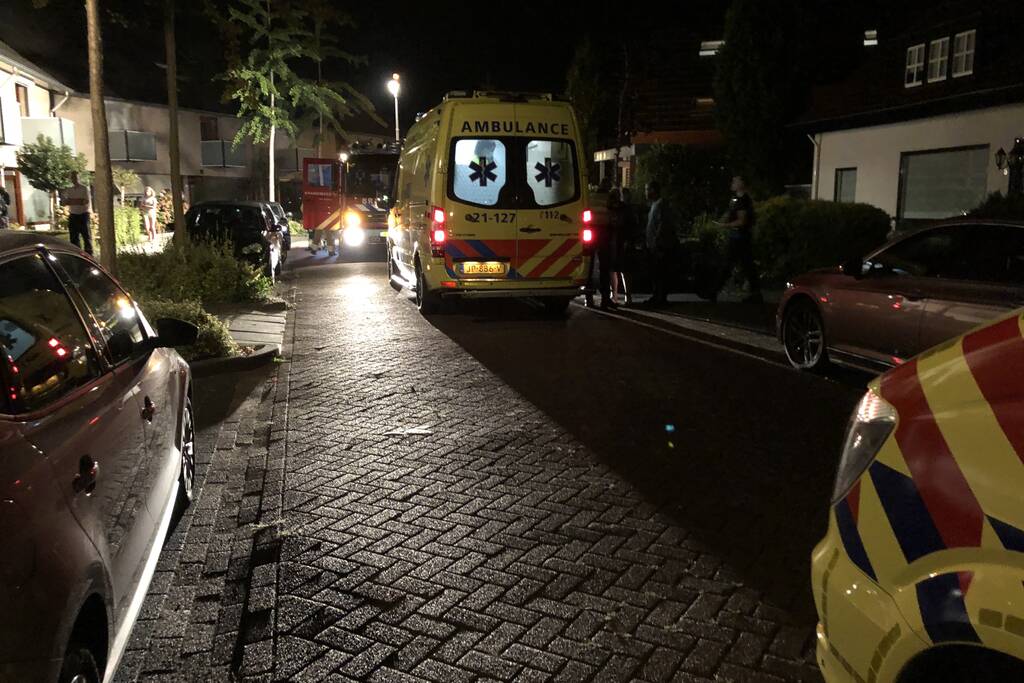 Politie en brandweer halen bewoners uit woning door co-melder