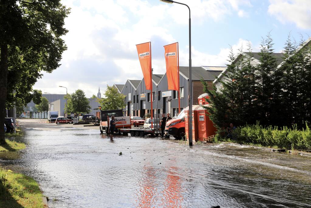 Waterpret na gesprongen waterleiding