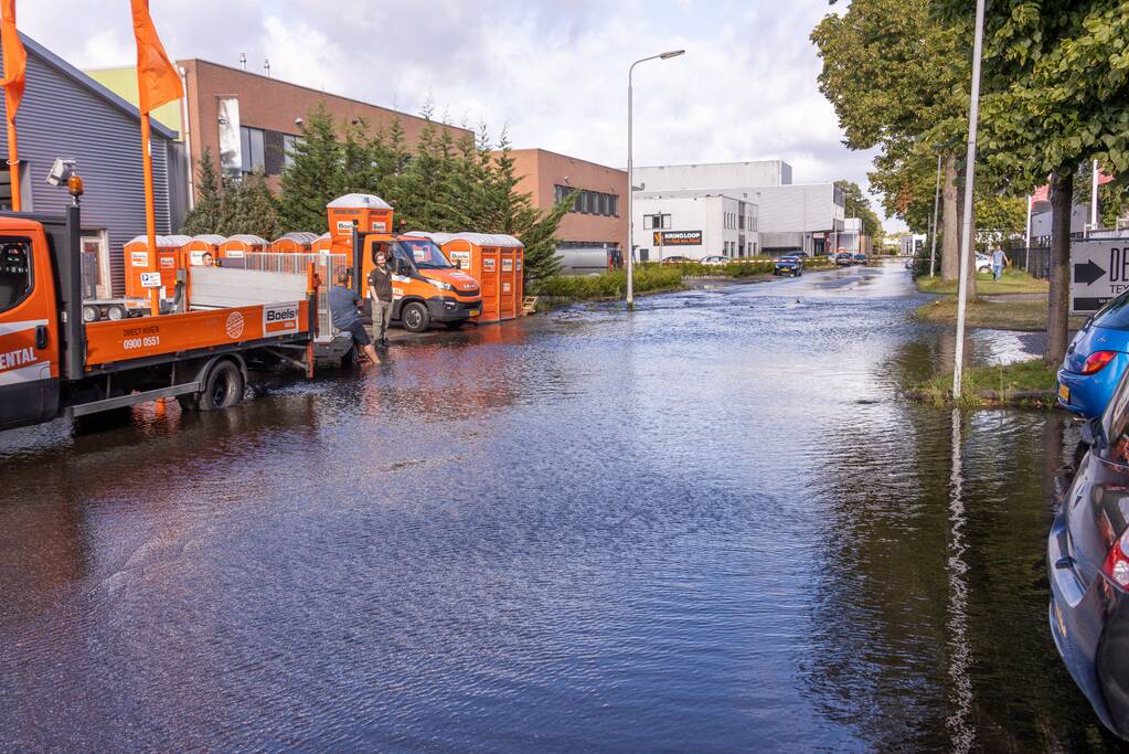 Waterpret na gesprongen waterleiding