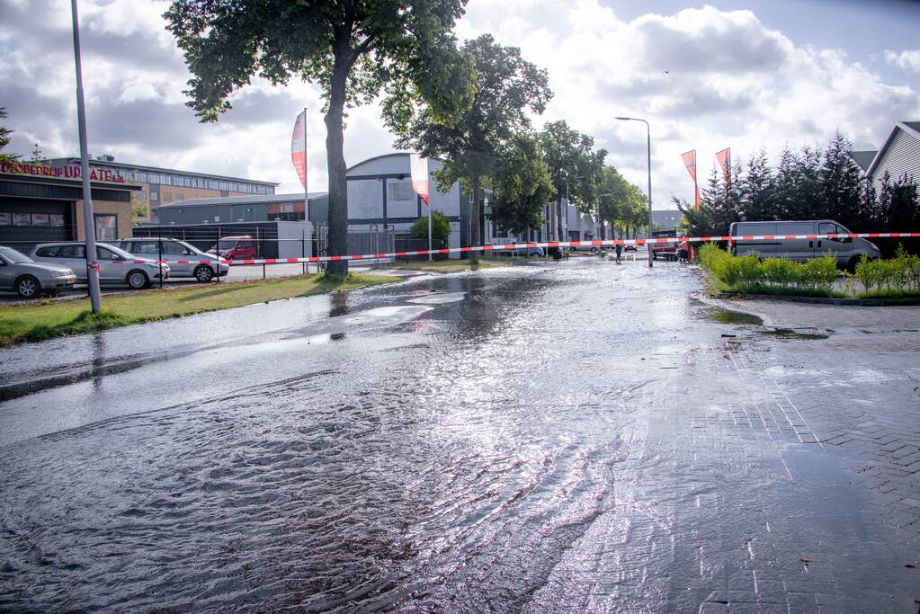 Waterpret na gesprongen waterleiding