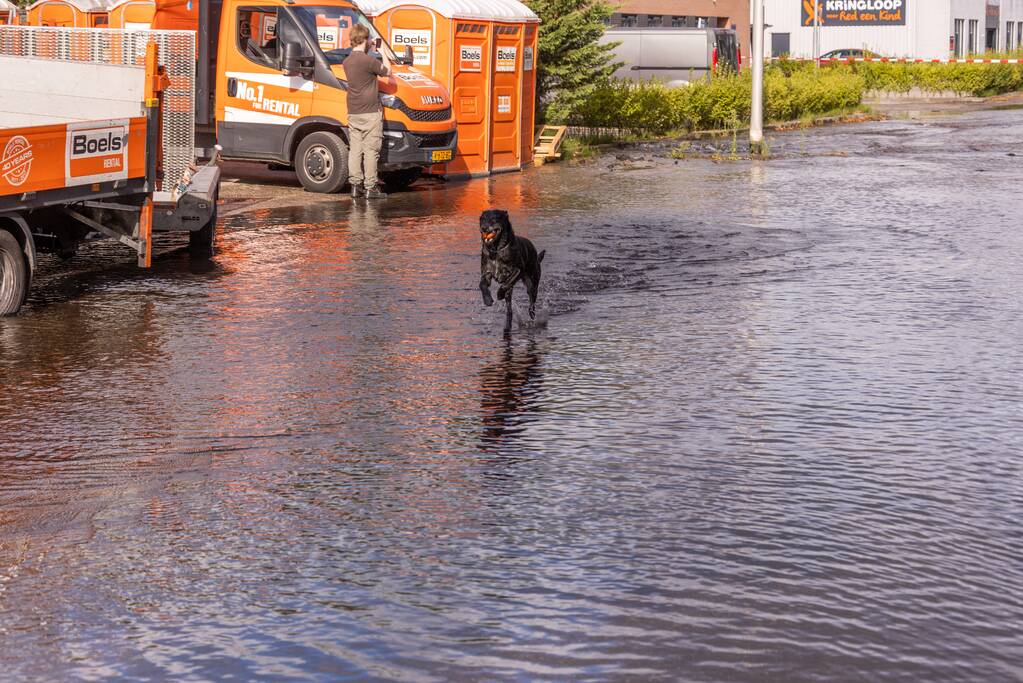 Waterpret na gesprongen waterleiding
