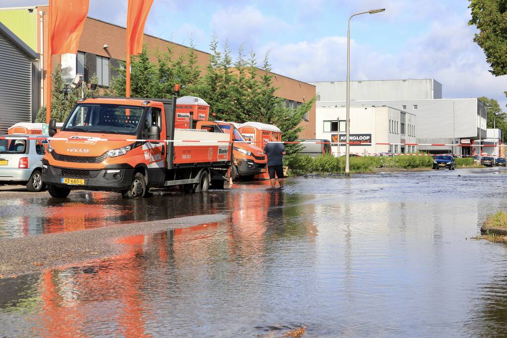 Waterpret na gesprongen waterleiding