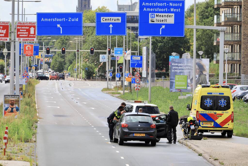 Motorrijders betrokken bij kop-staartbosting