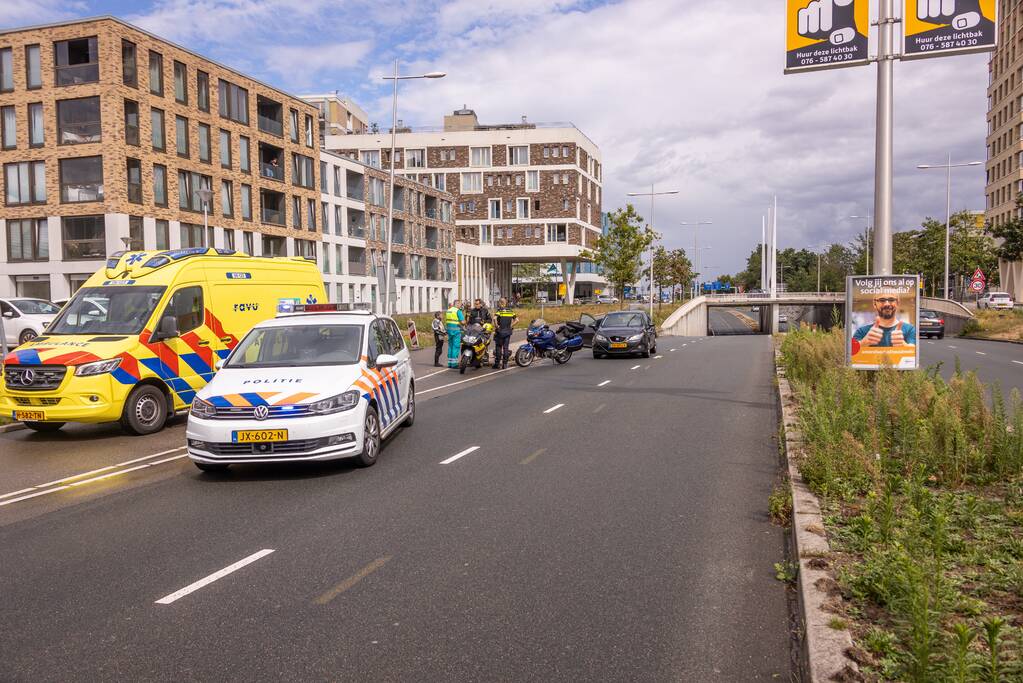 Motorrijders betrokken bij kop-staartbosting
