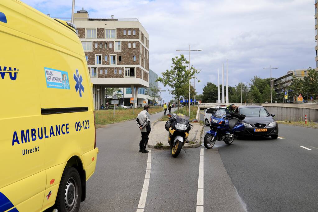 Motorrijders betrokken bij kop-staartbosting