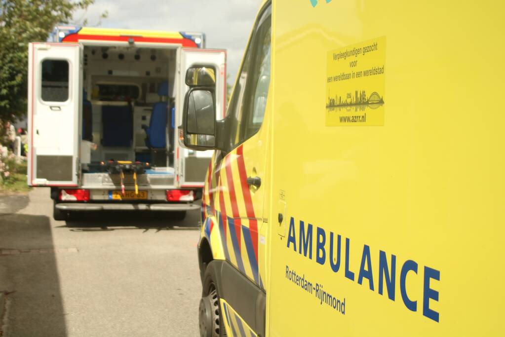 Opzittende scooter gewond na val