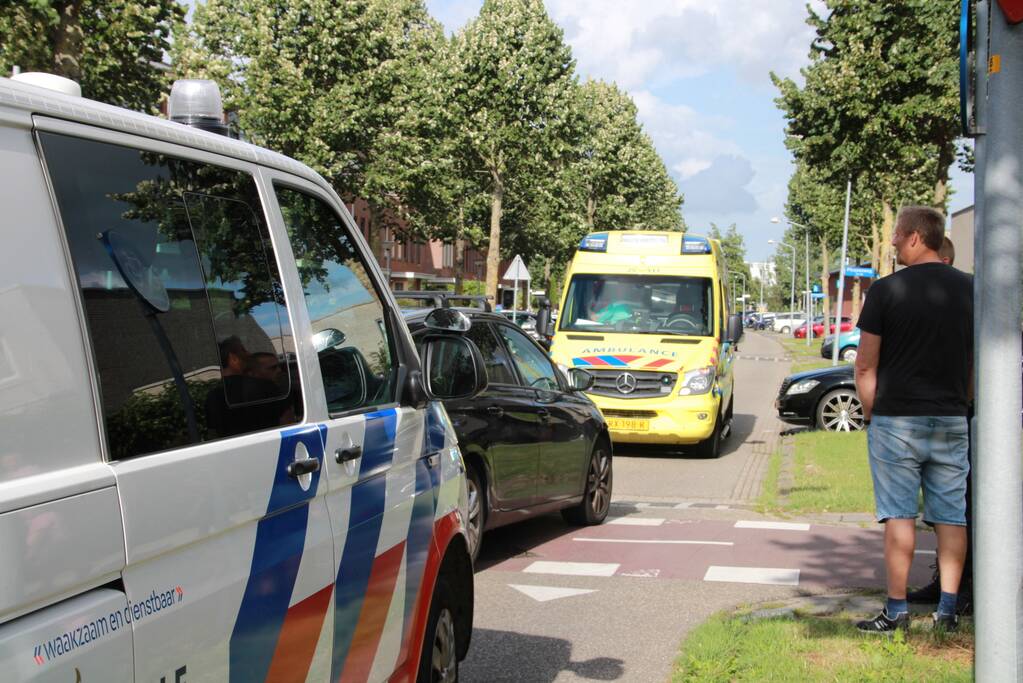 Bestuurster van scootmobiel gewond na aanrijding met auto