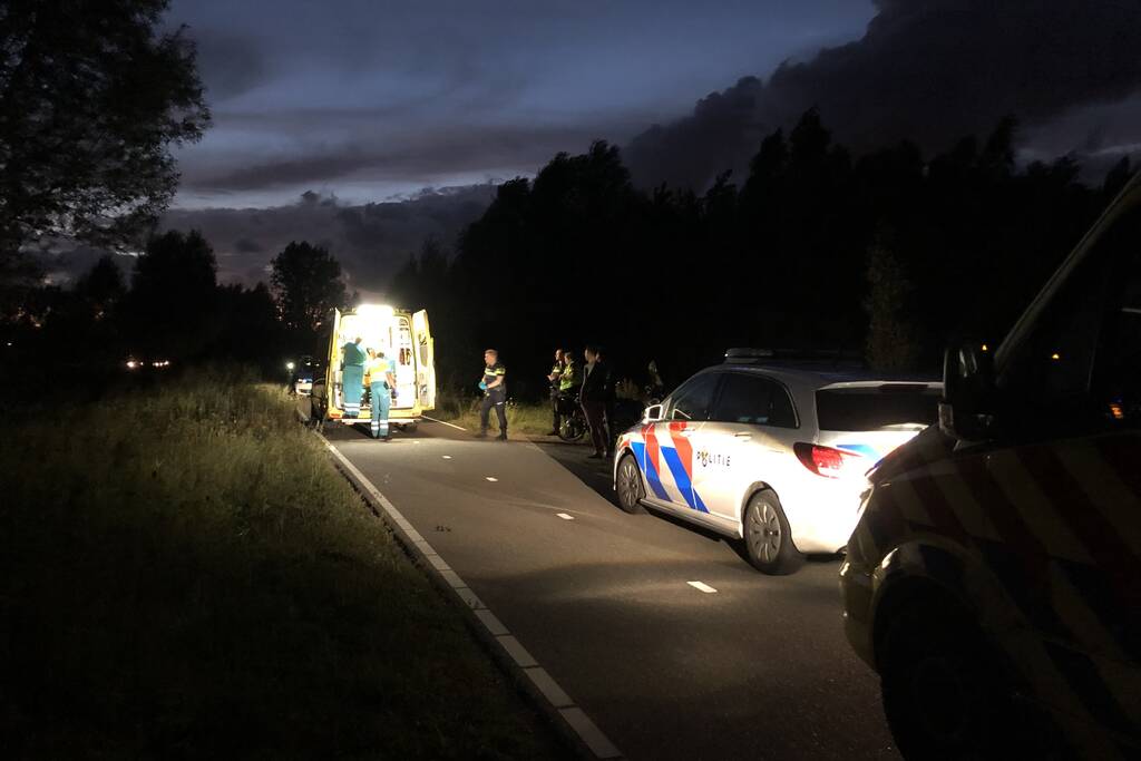 Man valt met brommer en raakt gewond