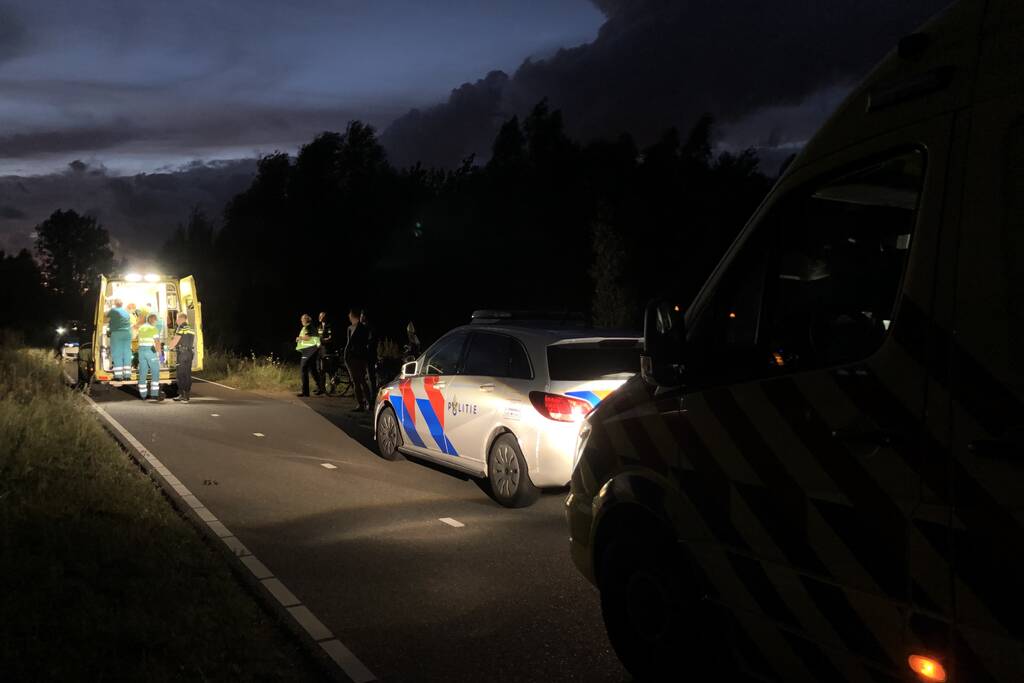 Man valt met brommer en raakt gewond