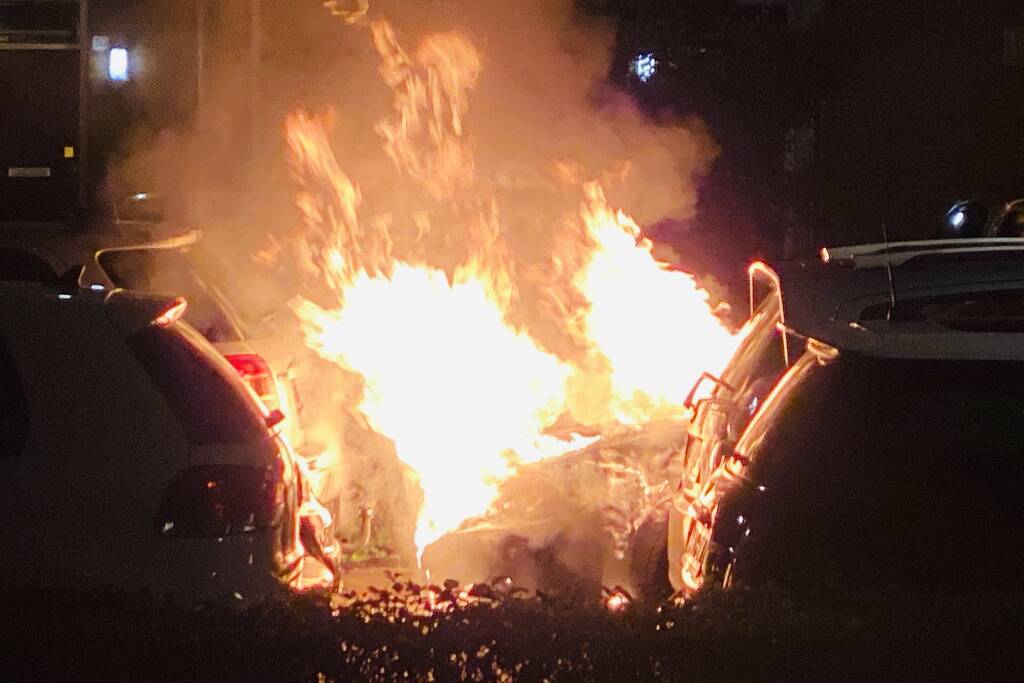 Auto verwoest door brand