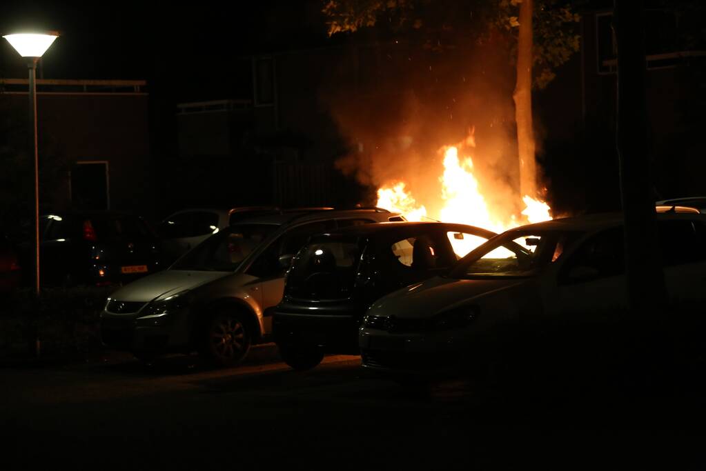 Auto verwoest door brand