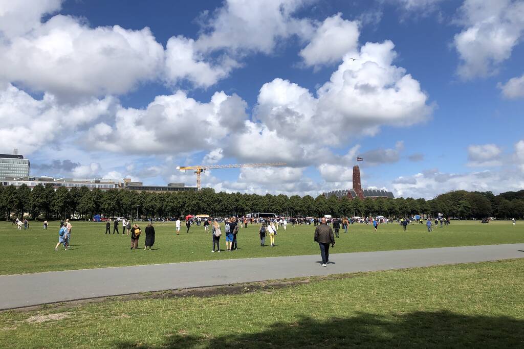 ME maakt zich klaar voor grote demonstratie tegen coronamaatregelen op Malieveld
