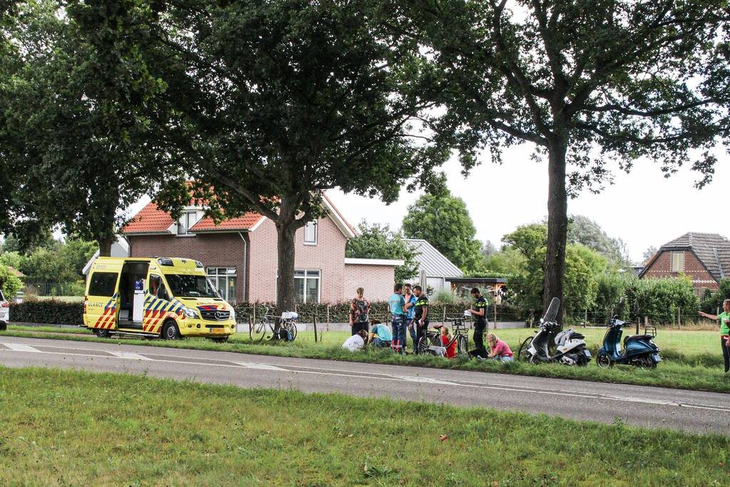 Fietsers gewond na botsing op fietspad