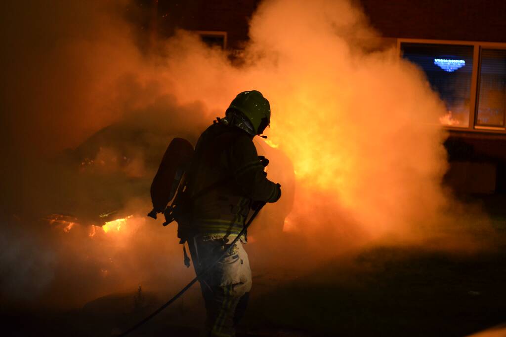 Auto gaat in vlammen op