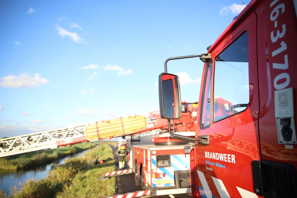 Zoekactie naar boeven in maisveld en water
