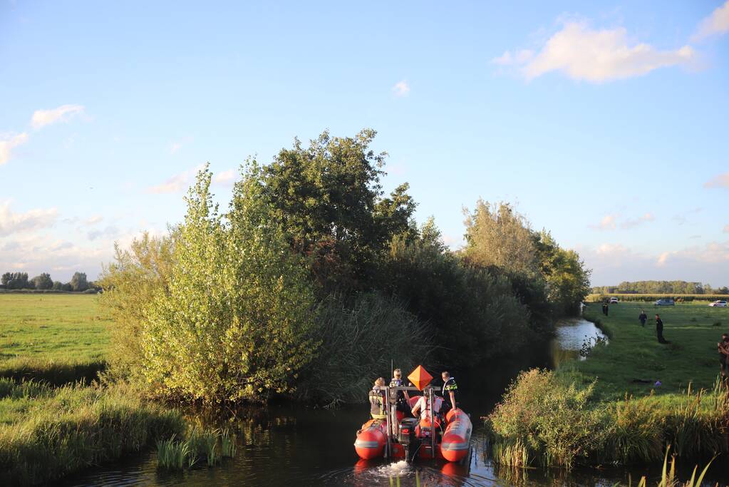 Zoekactie naar boeven in maisveld en water