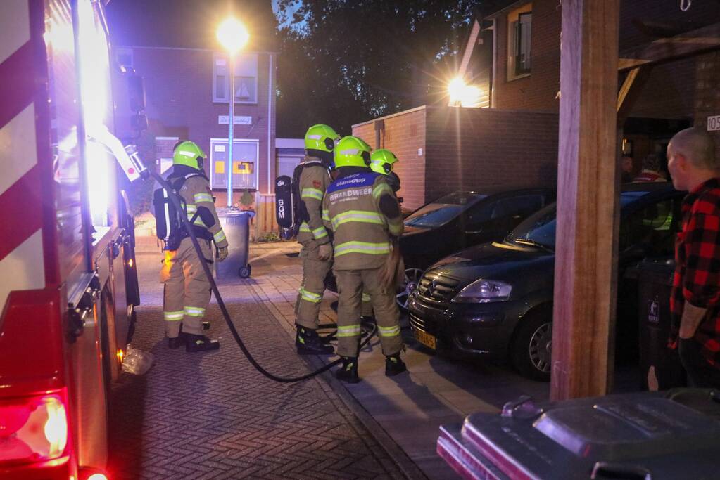Veel rook bij brand in woning