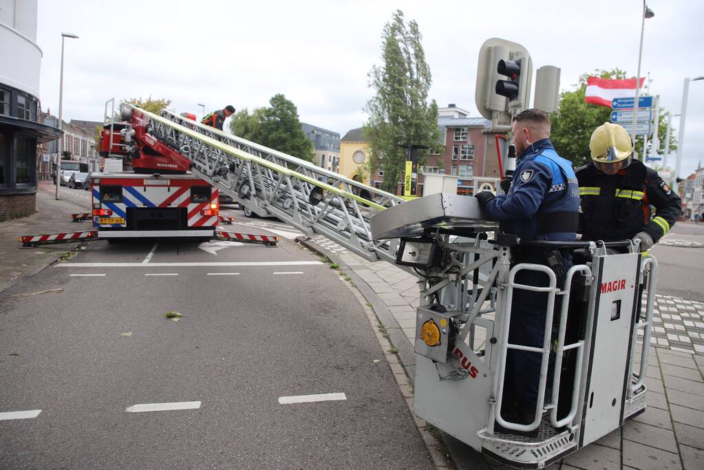 Loshangende bewegwijzeringsbord verwijderd bij storm Francis