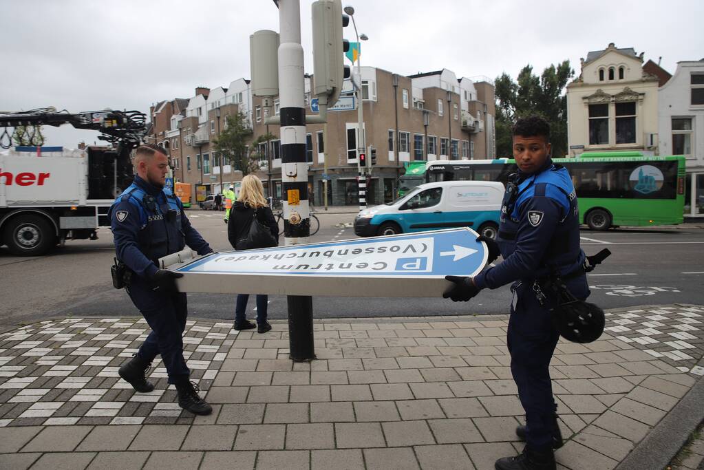 Loshangende bewegwijzeringsbord verwijderd bij storm Francis