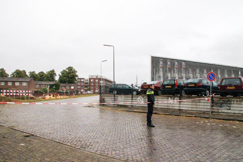 Man met verward gedrag gooit stenen vanaf dak naar agenten