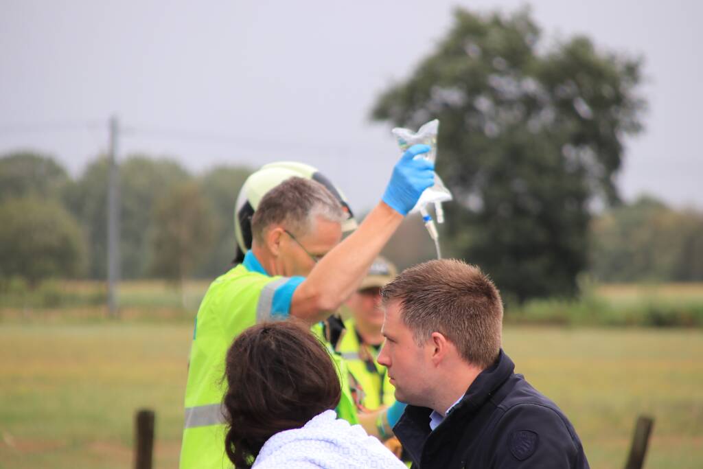 Persoon bekneld na forse aanrijding