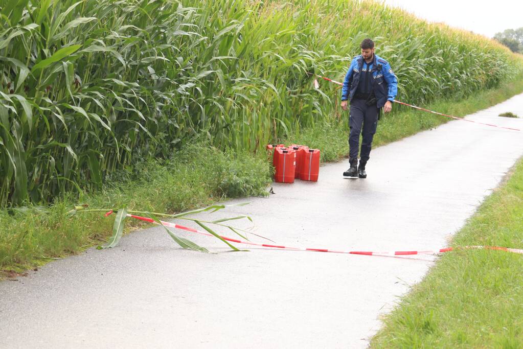 Vaten met mogelijk drugsafval aangetroffen