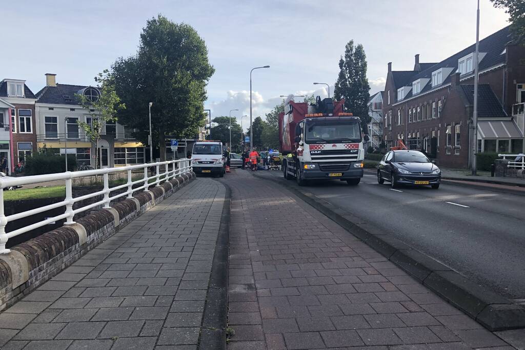 Fietser gewond bij aanrijding met vrachtwagen