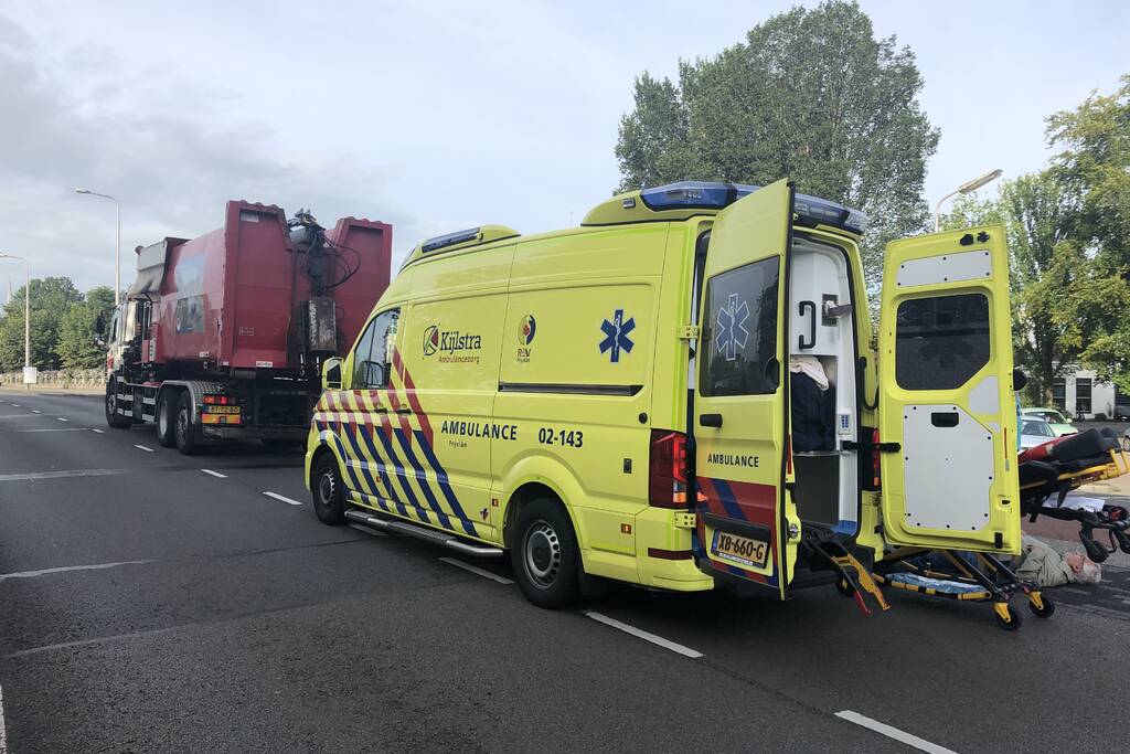 Fietser gewond bij aanrijding met vrachtwagen