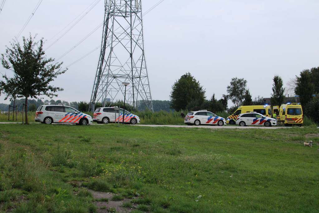 Traumahelikopter landt voor incident bij hoogspanningsmast